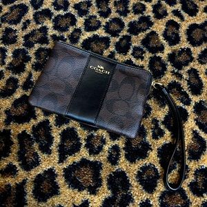 BRAND NEW COACH Wristlet